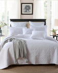Circle White Coverlet Set