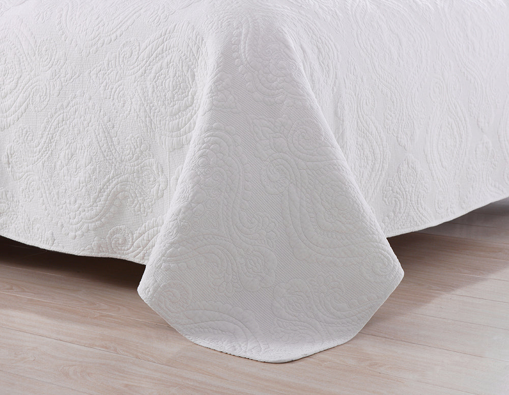Damask White Coverlet Set